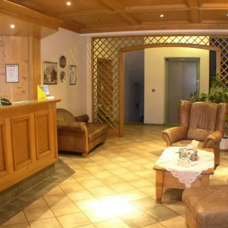Goldener Hirsch Inn 3*