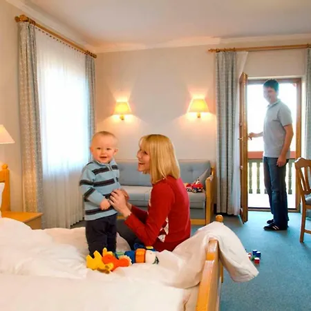 Goldener Hirsch Inn
